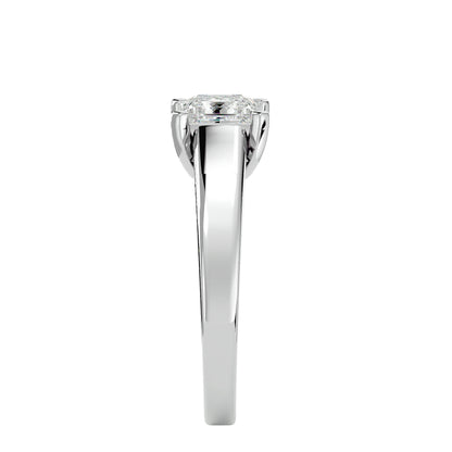 Regain Tapper diamond engagemnet ring