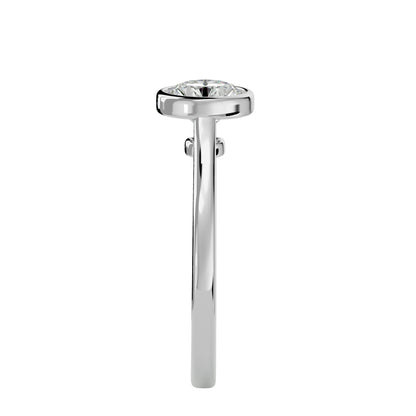 Jeden Halo diamond engagement ring